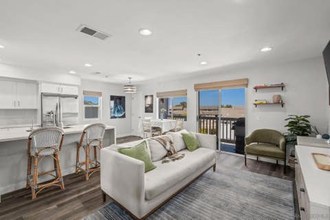 Photo of 103 Mangano CIR, Encinitas, CA 92024 (MLS # 260016715)