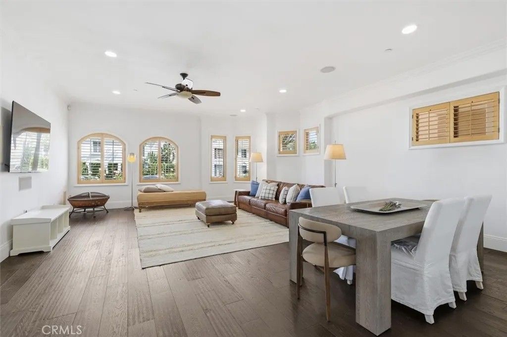 Photo of 143 N Arnaz Drive #105, Beverly Hills, CA 90211 (MLS # SR26058618)