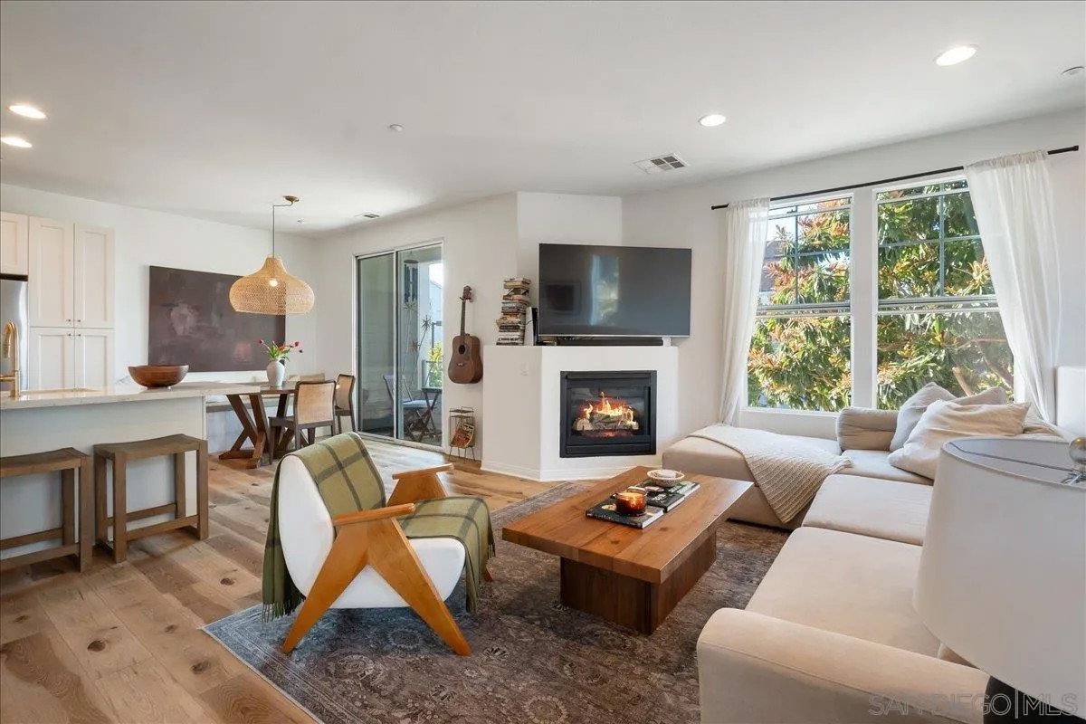 750 Harbor Cliff Way 102