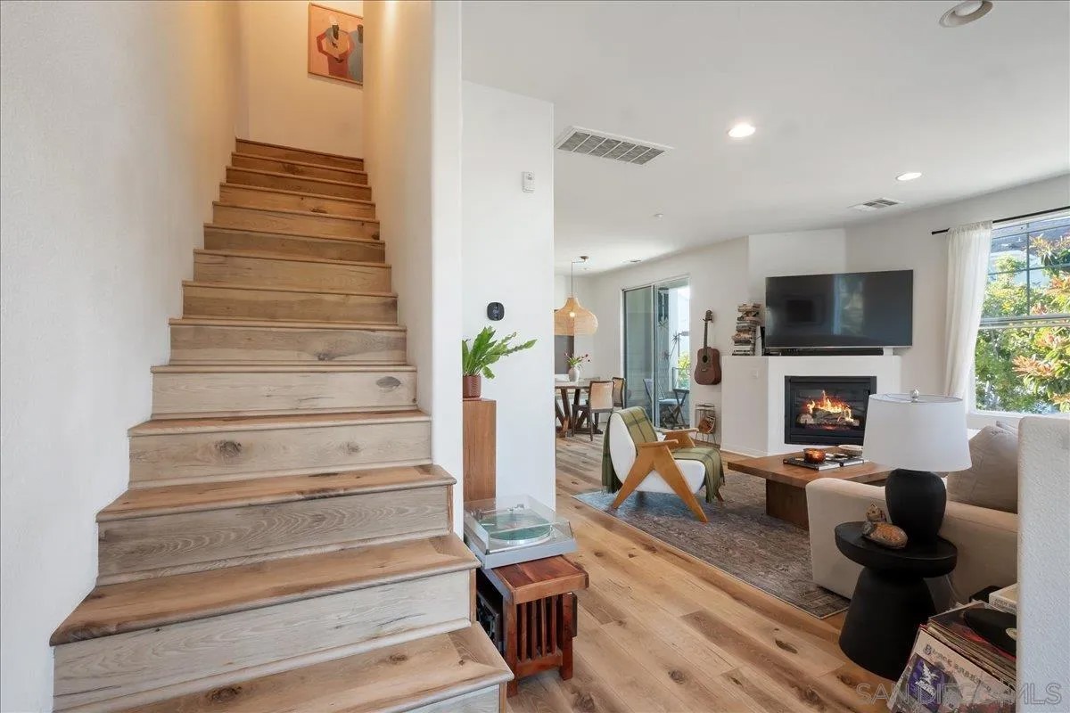 750 Harbor Cliff Way 102