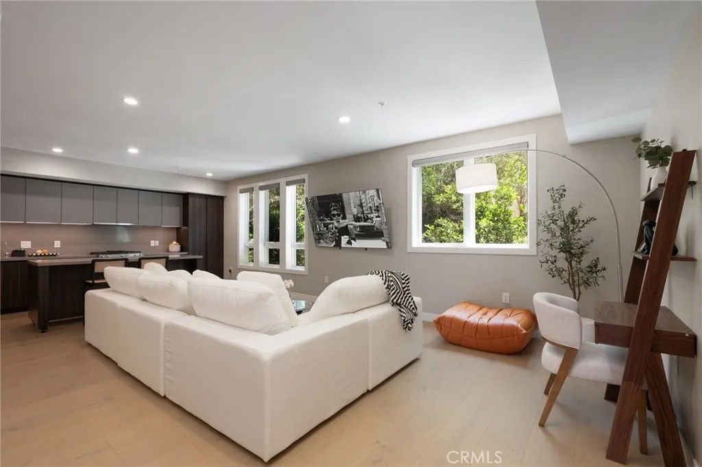 Photo of 39 S Los Robles #3019, Pasadena, CA 91101 (MLS # CV26045480)