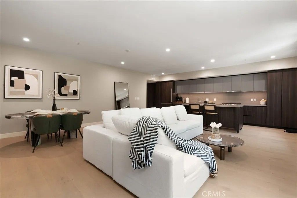 Photo of 39 S Los Robles #3019, Pasadena, CA 91101 (MLS # CV26045480)