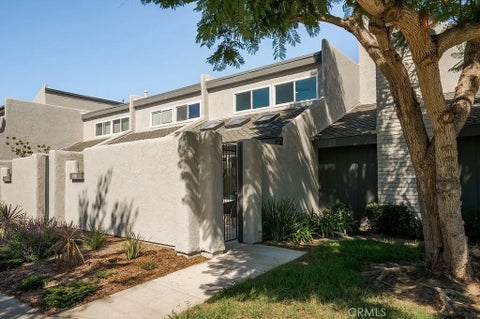 Photo of 18644 Applewood CIR, Huntington Beach, CA 92646 (MLS # OC26219150)