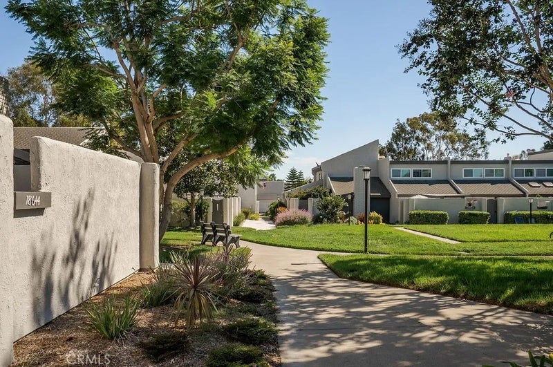18644 Applewood