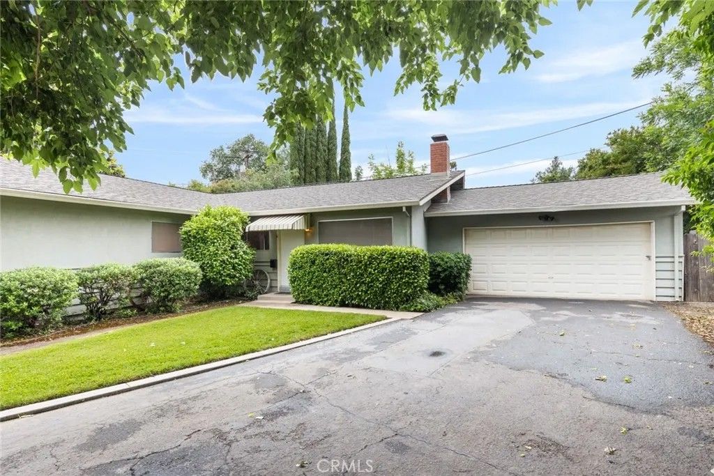 Photo of 6 Plaza Way, Chico, CA 95926 (MLS # SN26096101)