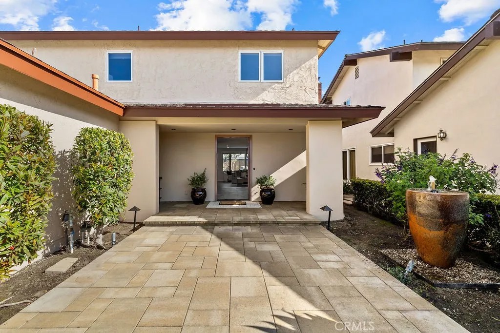 6792 Loyola Drive