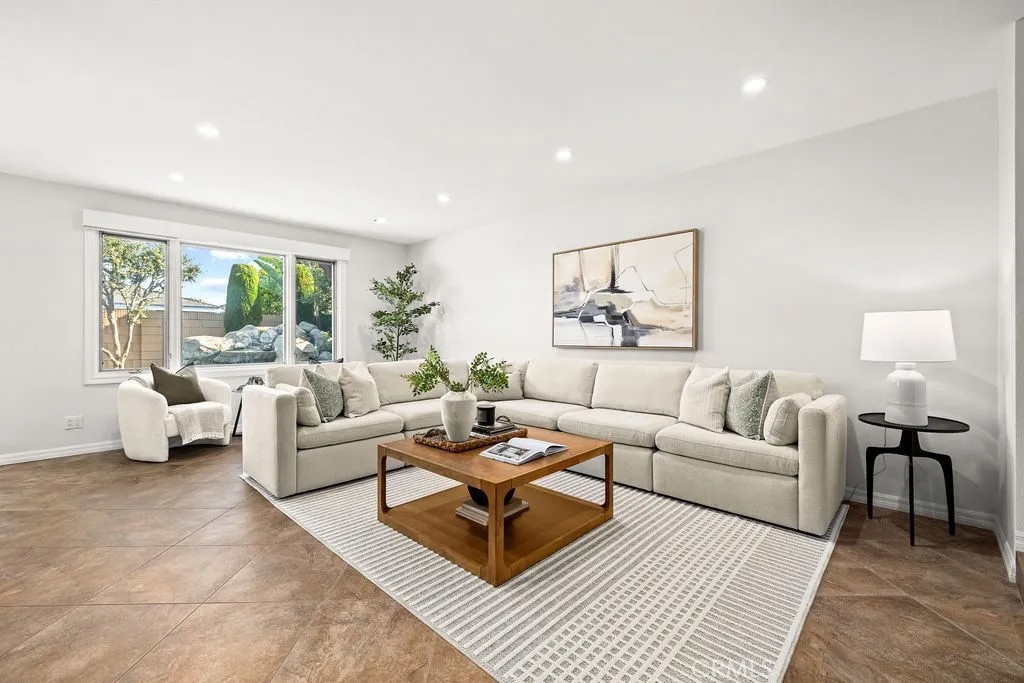 6792 Loyola Drive