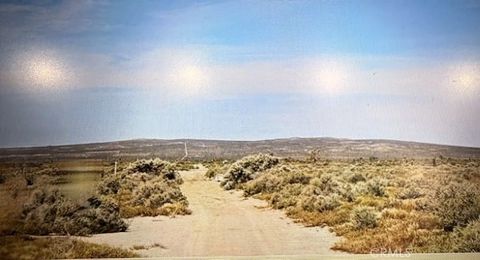 0 100 th E Redman CA 93535