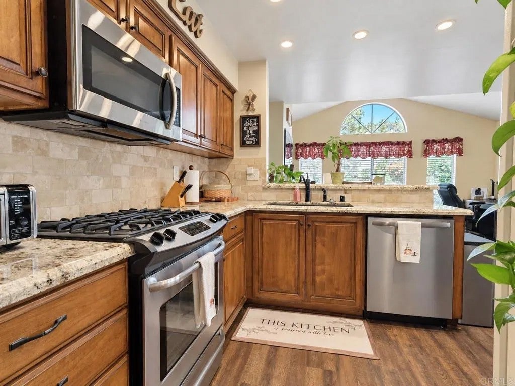 1724 Avenida De Suenos
