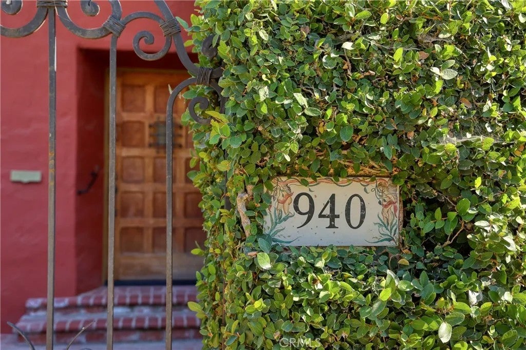 940 E Stocker