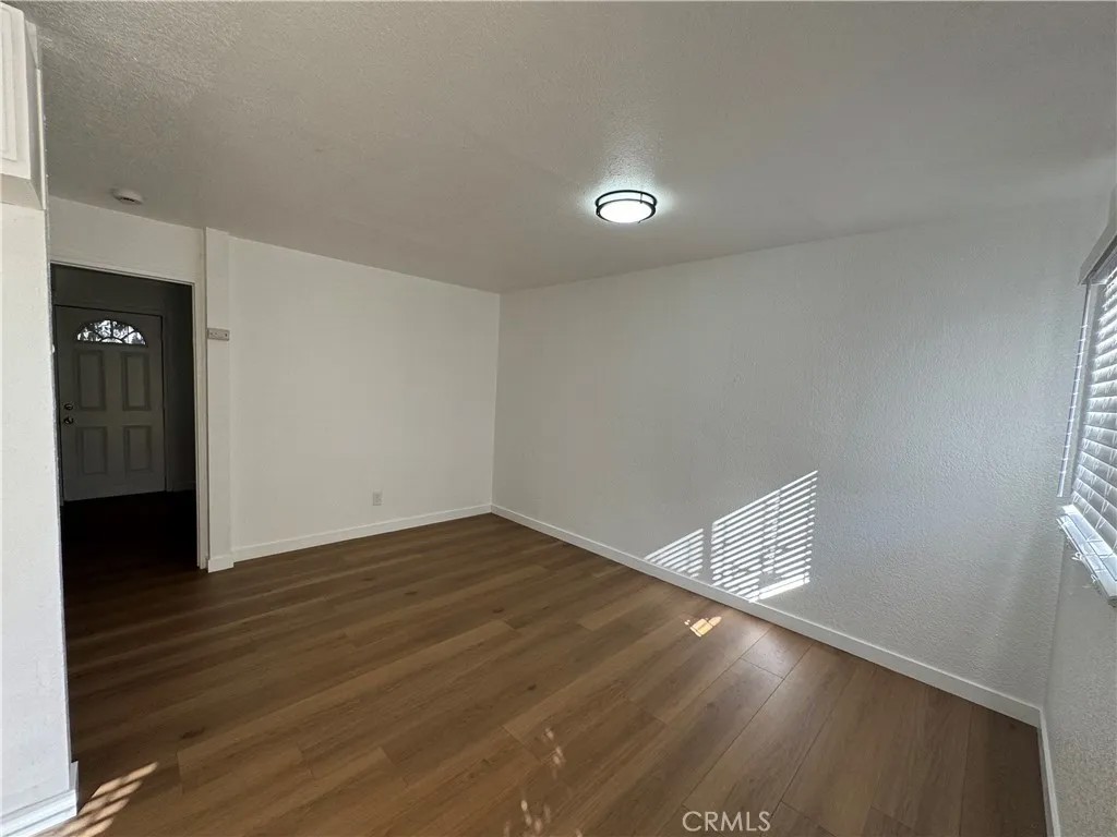 1637 E 115th