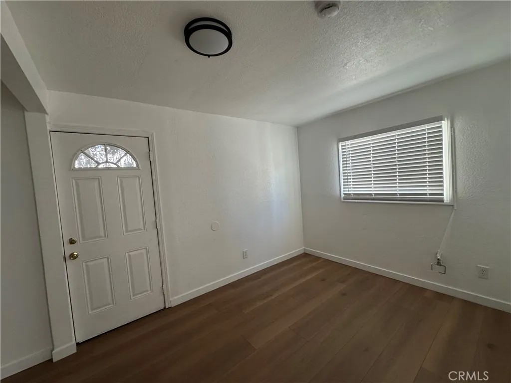 1637 E 115th