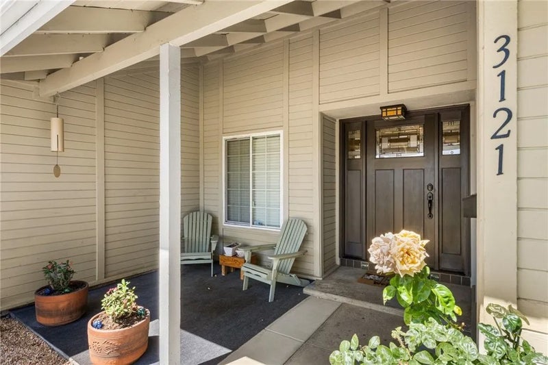 3121 N Hearthside