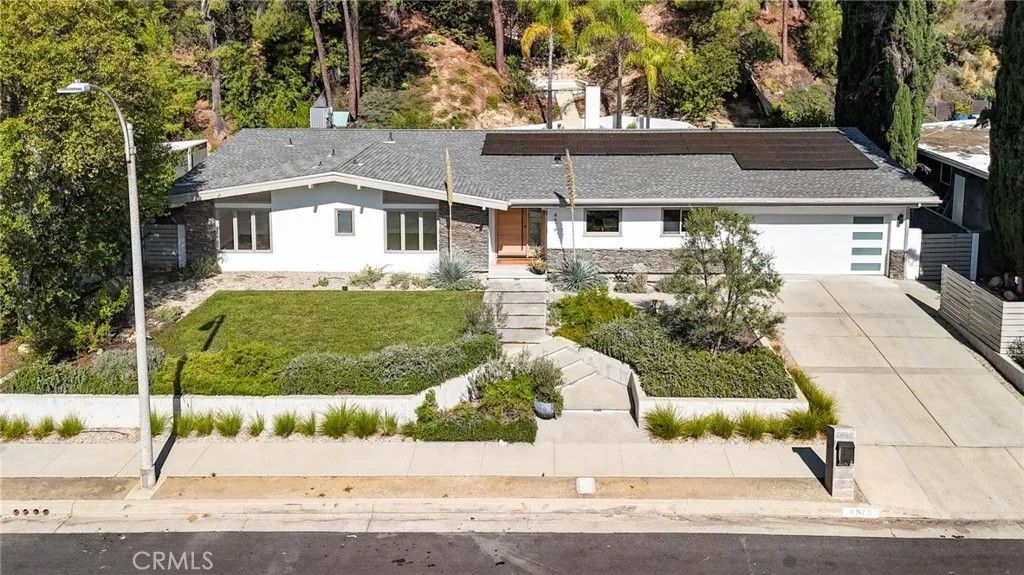 Photo for 4676 Arriba Drive, Tarzana, CA 91356 (MLS # TR25246107)