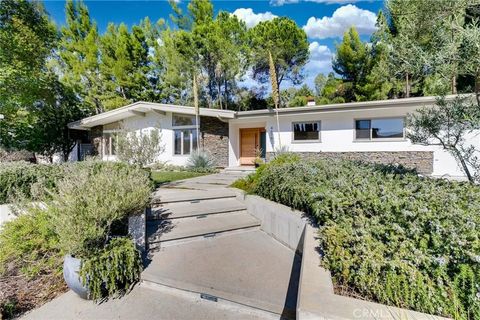 Tiny photo for 4676 Arriba Drive, Tarzana, CA 91356 (MLS # TR25246107)