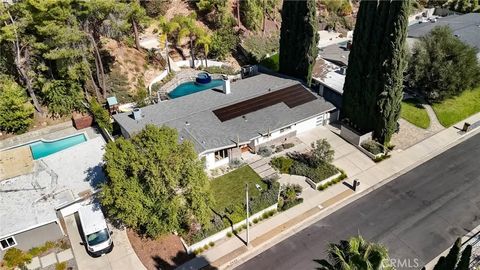 Tiny photo for 4676 Arriba Drive, Tarzana, CA 91356 (MLS # TR25246107)