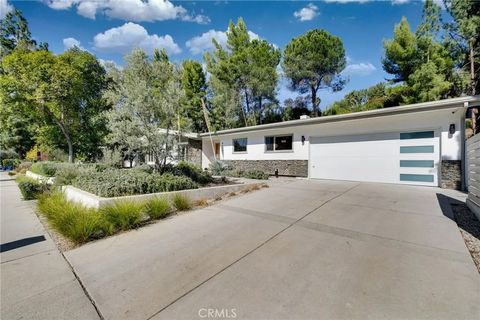 Tiny photo for 4676 Arriba Drive, Tarzana, CA 91356 (MLS # TR25246107)