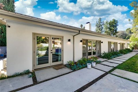 Tiny photo for 4676 Arriba Drive, Tarzana, CA 91356 (MLS # TR25246107)