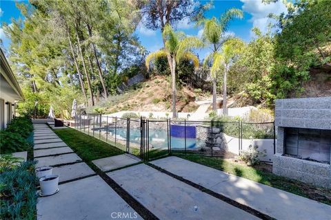 Tiny photo for 4676 Arriba Drive, Tarzana, CA 91356 (MLS # TR25246107)