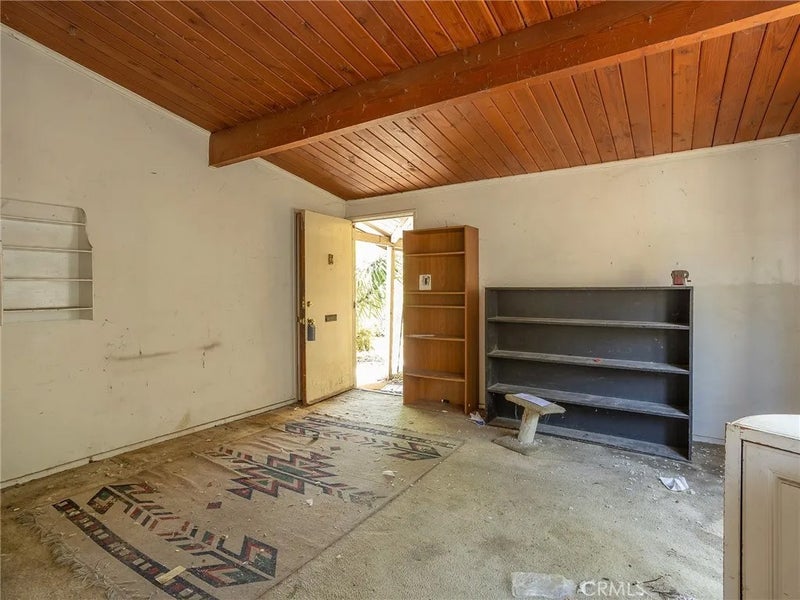 14301 Roscoe