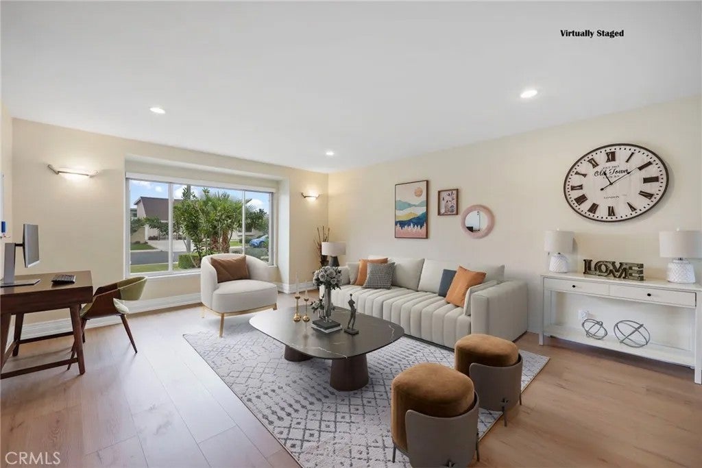 8082 Janeen Circle