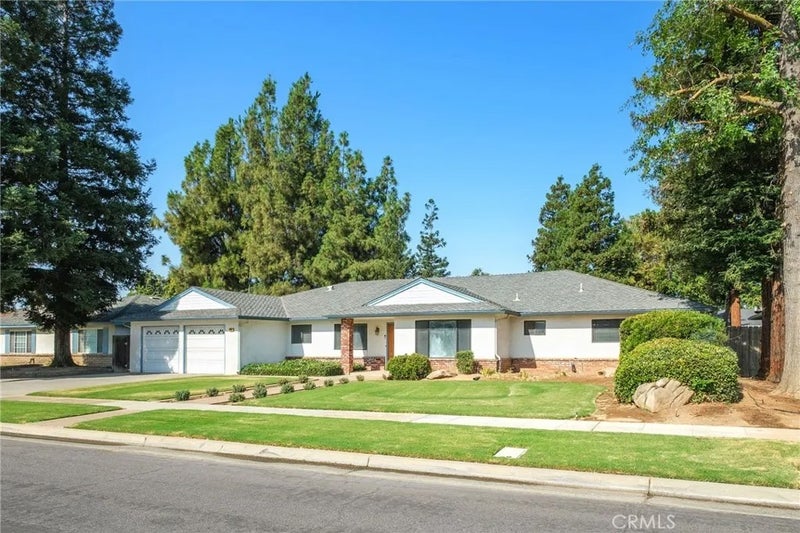 6697 N Teilman