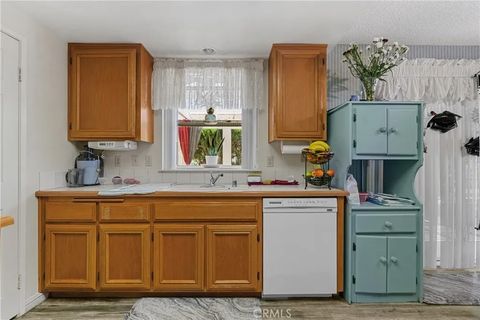 Tiny photo for 2906 Summer Set Cir, Banning, CA 92220 (MLS # DW25245116)