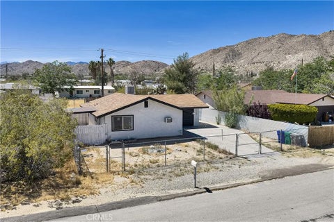 Photo of 7100 Cholla Avenue, Yucca Valley, CA 92284 (MLS # SR26083512)