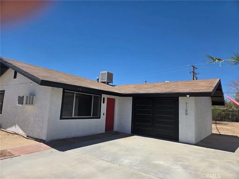 Photo of 7100 Cholla Avenue, Yucca Valley, CA 92284 (MLS # SR26083512)