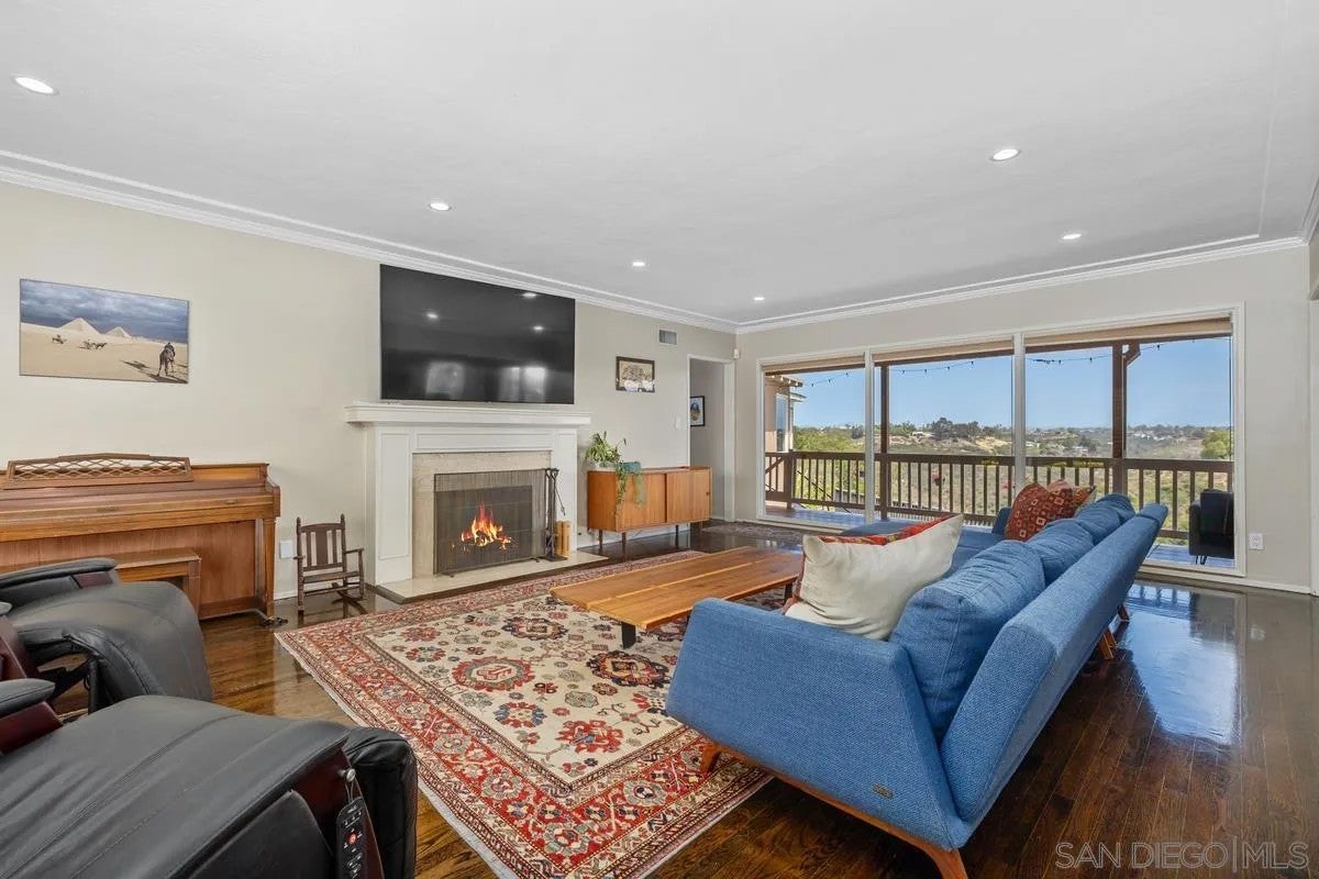 4343 Ridgeway Drive