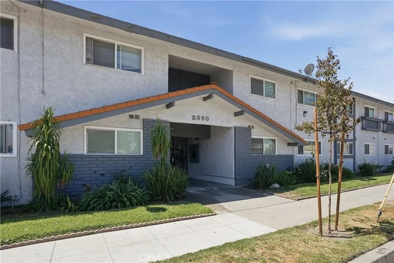 2890 E Artesia 42