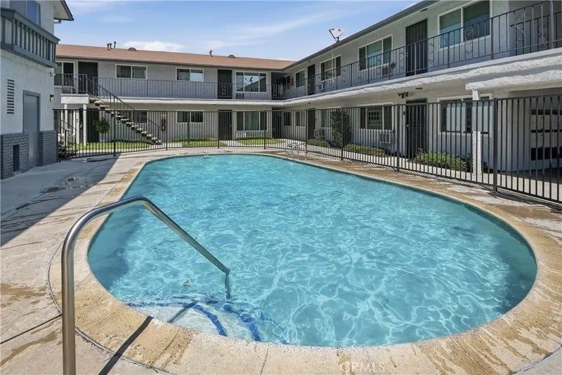 2890 E Artesia 42