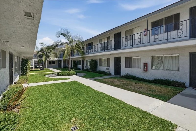 2890 E Artesia 42