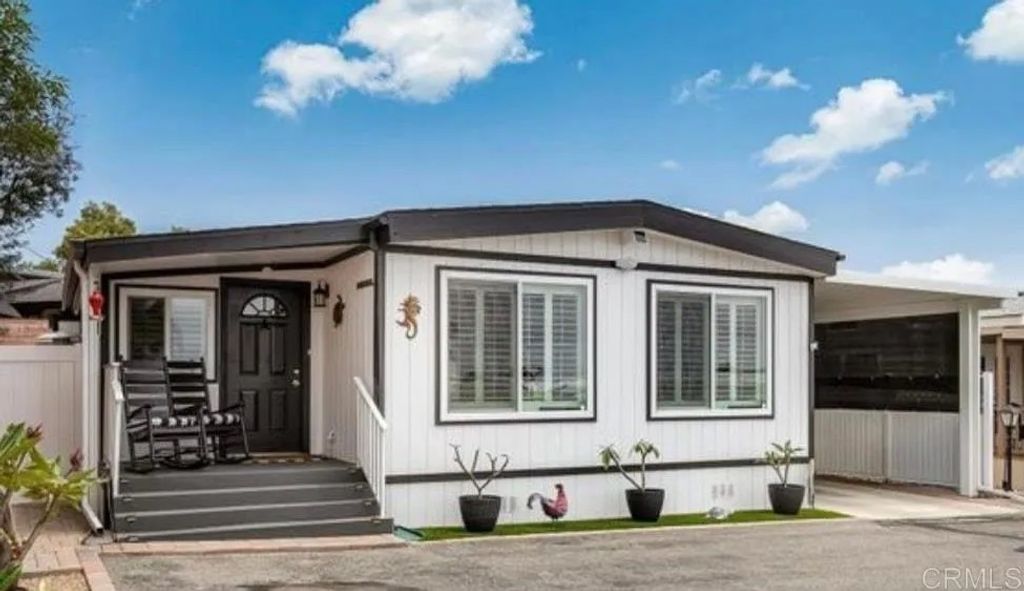 Photo of 157 Horizon Ln, Oceanside, CA 92056 (MLS # NDP2601439)