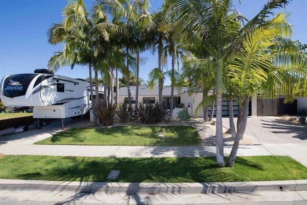 Photo of 3494 Catalina Drive, Carlsbad, CA 92010 (MLS # NDP2603363)