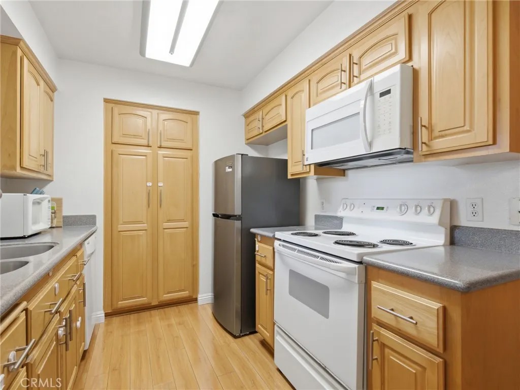 3500 S Greenville Street G10