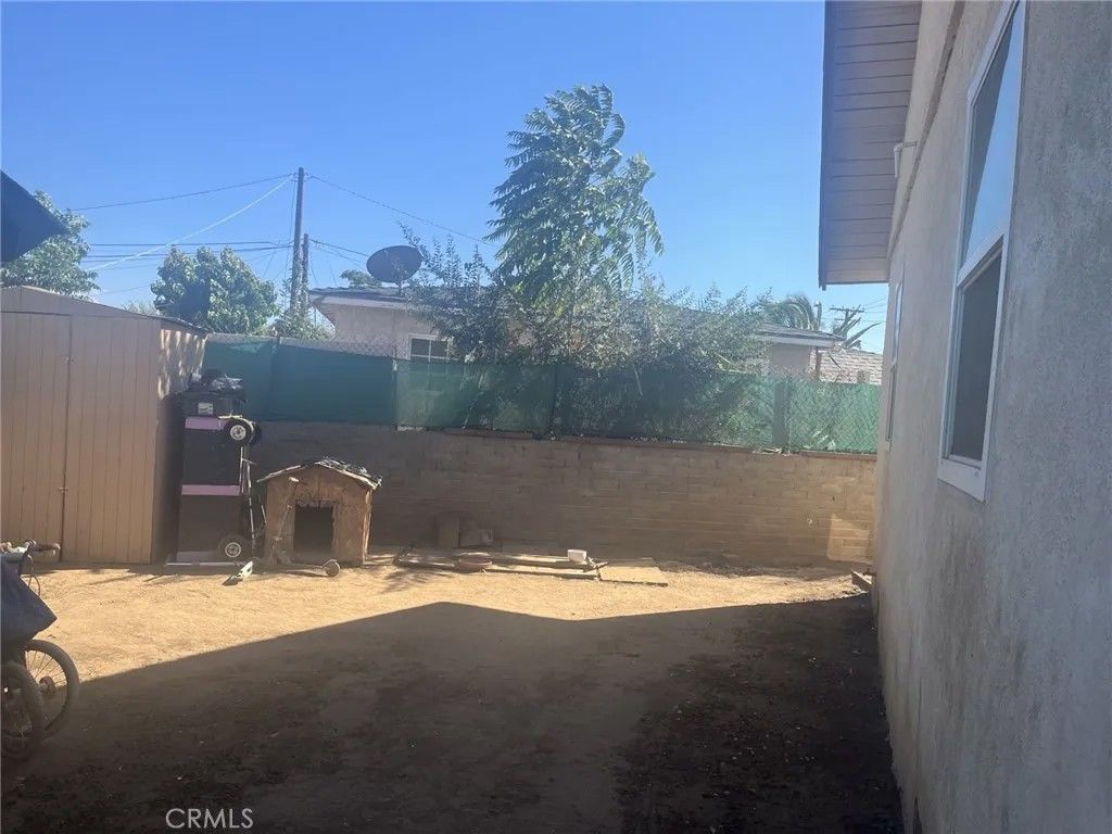 Photo of 4264 Victoria Avenue, Riverside, CA 92507 (MLS # CV26001240)