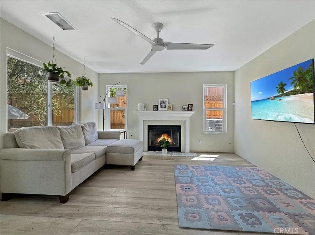 1381 Gilmore Place