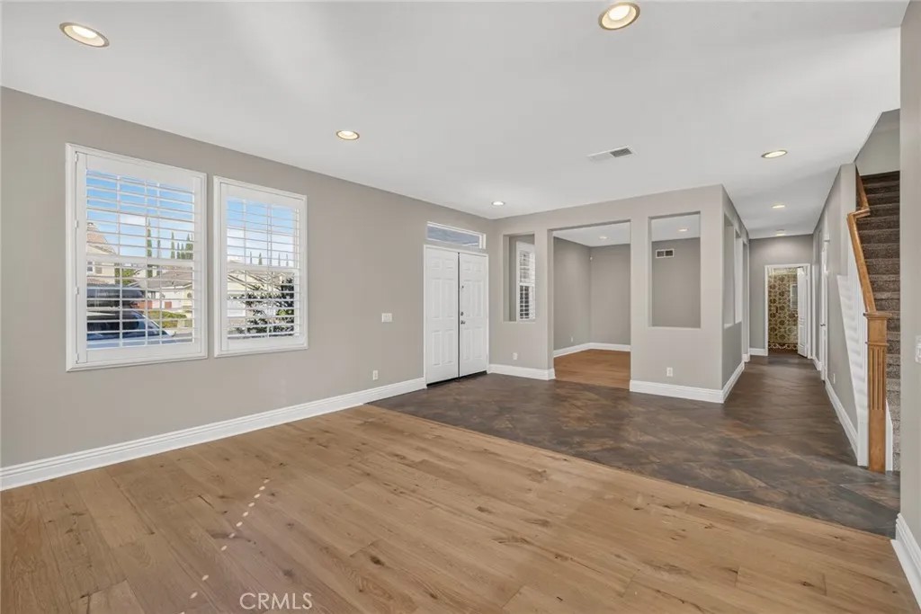 45084 Vine Cliff