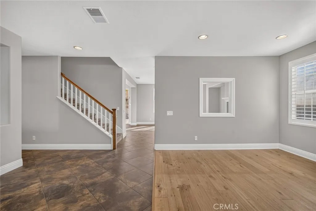 45084 Vine Cliff