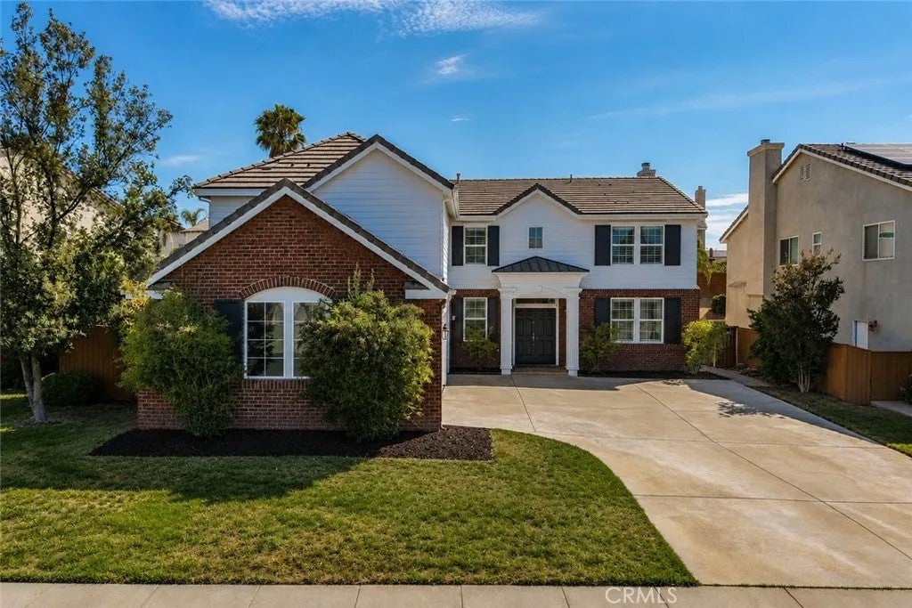 Photo of 45084 Vine Cliff, Temecula, CA 92592 (MLS # PW26148103)