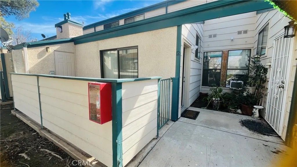 Photo of 44508 15th St #12, Lancaster, CA 93535 (MLS # SR26043811)