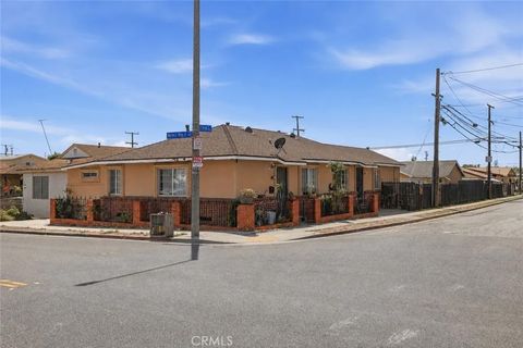 Photo of 932 E 23rd Street, Long Beach, CA 90806 (MLS # PV26089379)