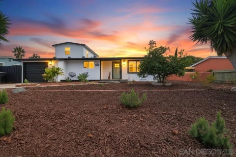 Photo of 356 Citrus AVE, Imperial Beach, CA 91932 (MLS # 260018251)