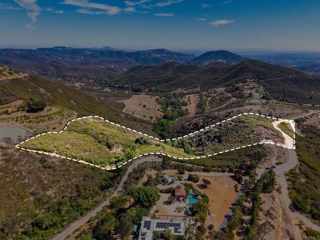Twin Oaks Valley