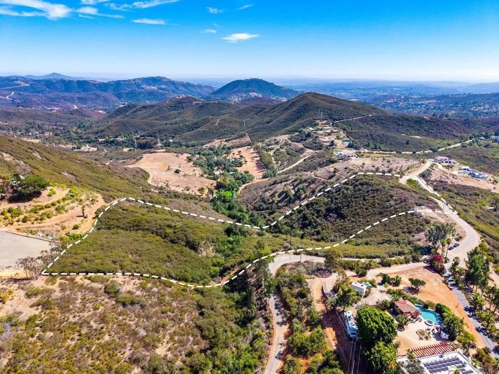 Twin Oaks Valley