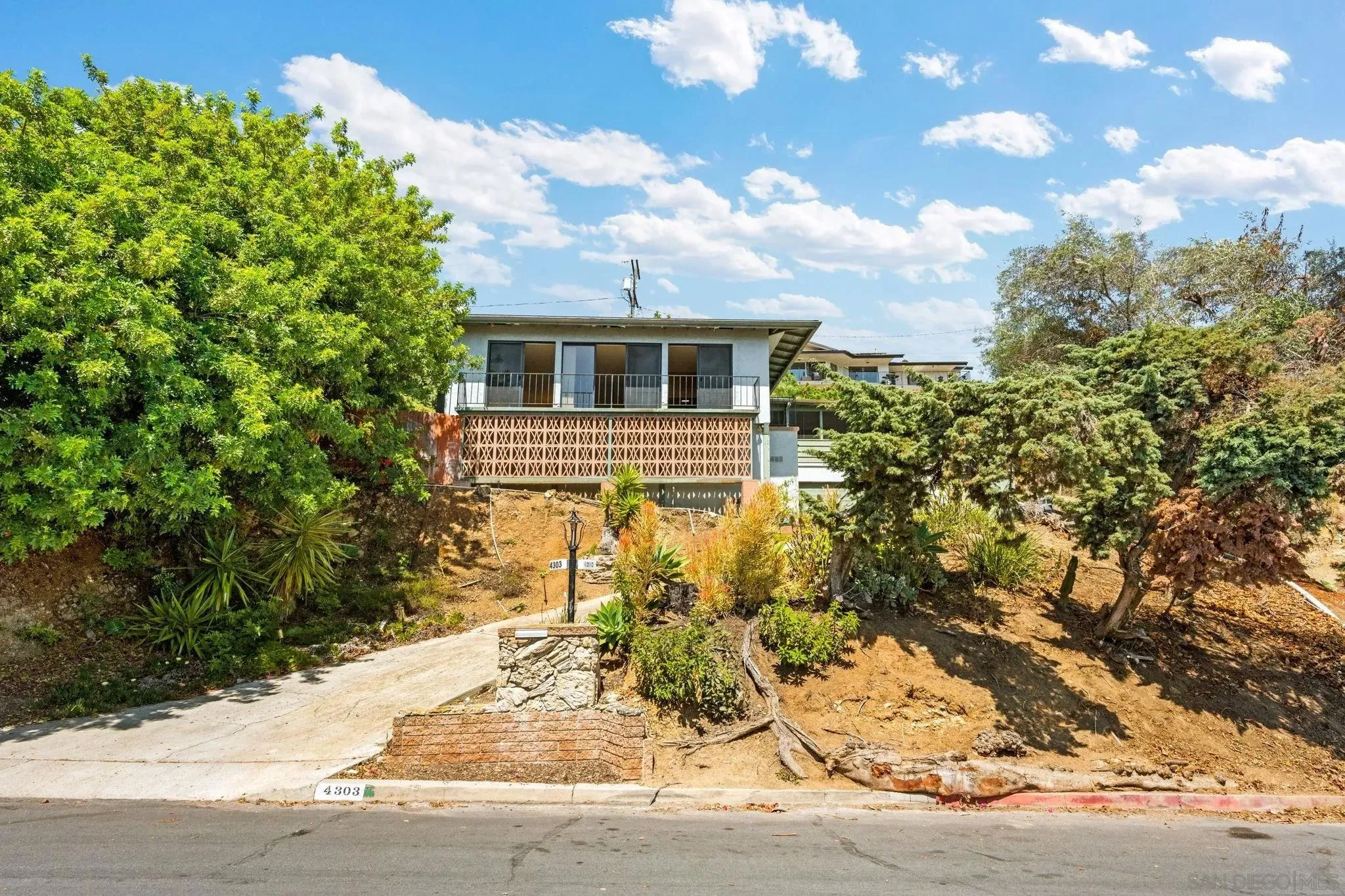 La Mesa, California 91941, United States, 2 Bedrooms Bedrooms, ,2 BathroomsBathrooms,Residential,Active,167598