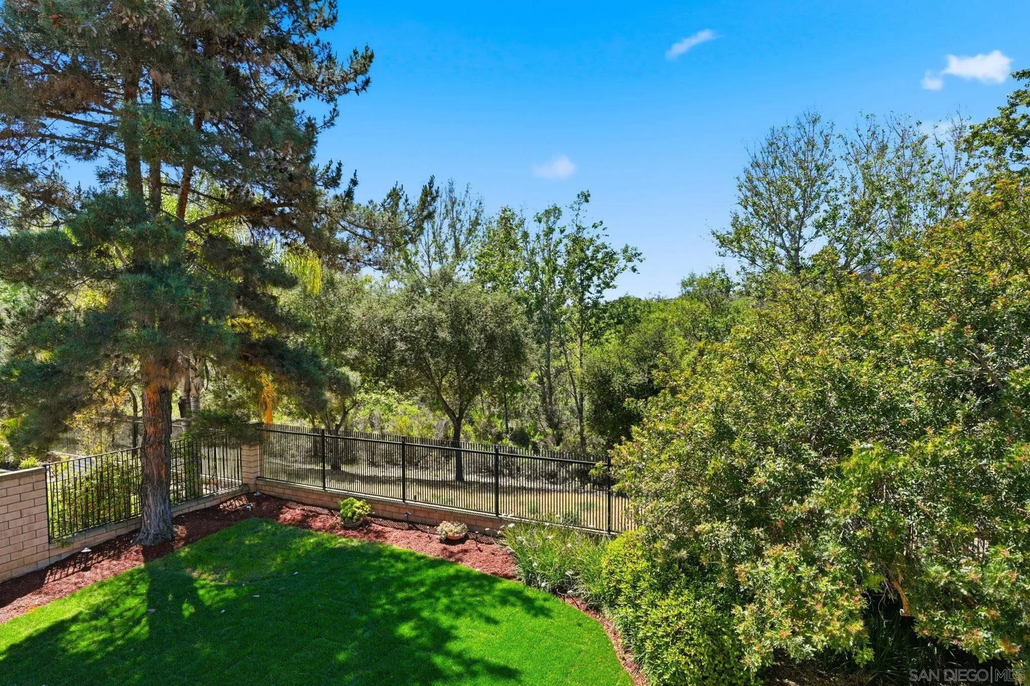 2449 Pine Valley Glen