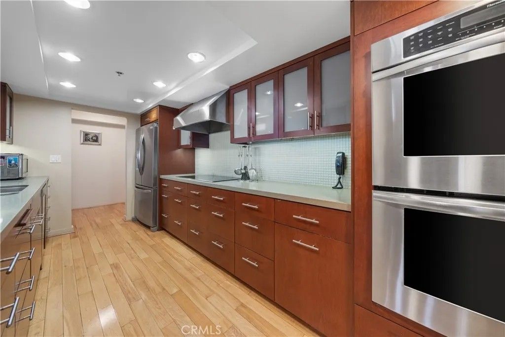 Photo of 10660 Wilshire Blvd #609, Los Angeles, CA 90024 (MLS # TR25267767)