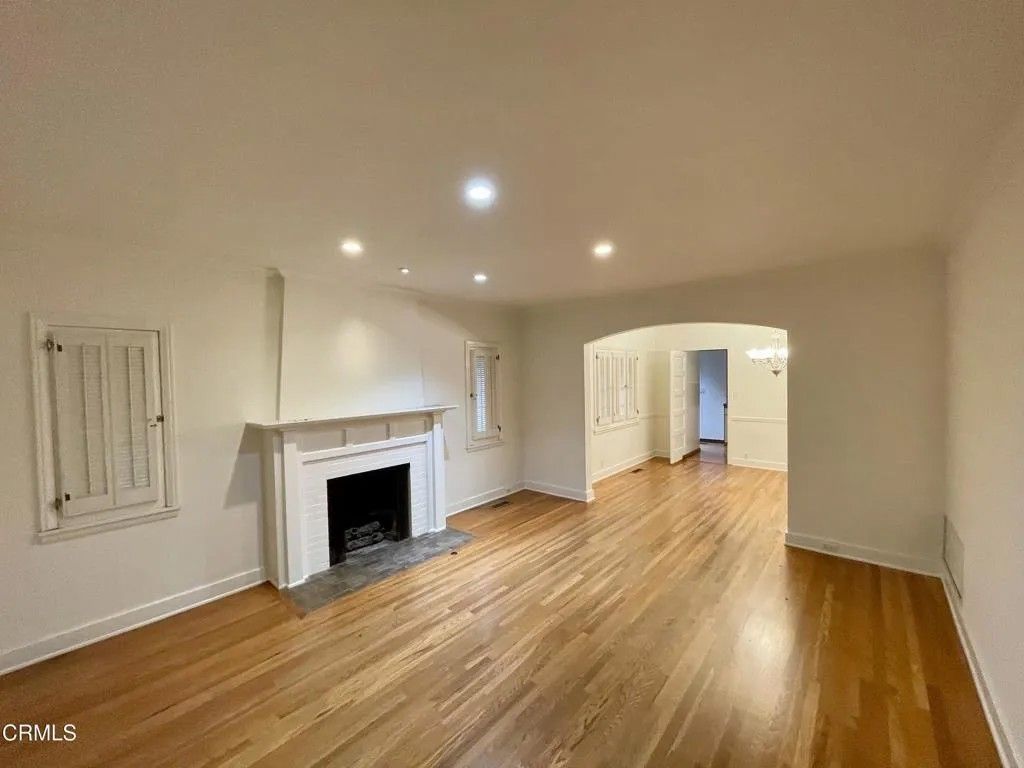 Photo of 31 Oak Knoll Gardens Drive, Pasadena, CA 91106 (MLS # P1-25165)